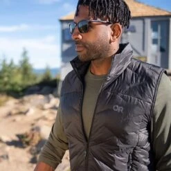 Outdoor Research SuperStrand LT Vest - Men's -Outdoor Research BLA D4 28
