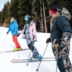 Outdoor Research Snowcrew Jacket - Women's -Outdoor Research MOTNAVBLU D7